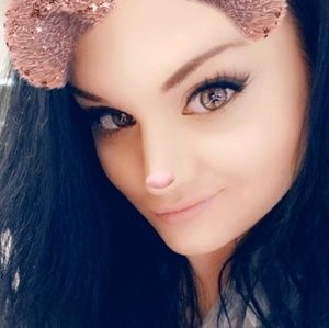 Meet your Posher, Noelle